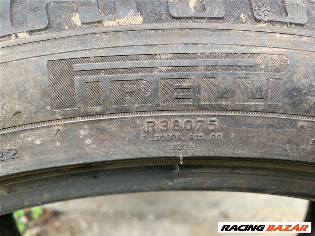  305/3521" használt Pirelli téli gumi gumi 3. kép
