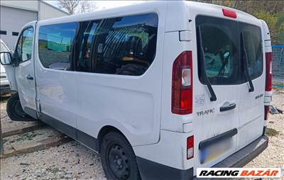 Renault Trafic III 2.0 DCi 2022 bontott alkatrészei M9R717 110 KW 150 LE