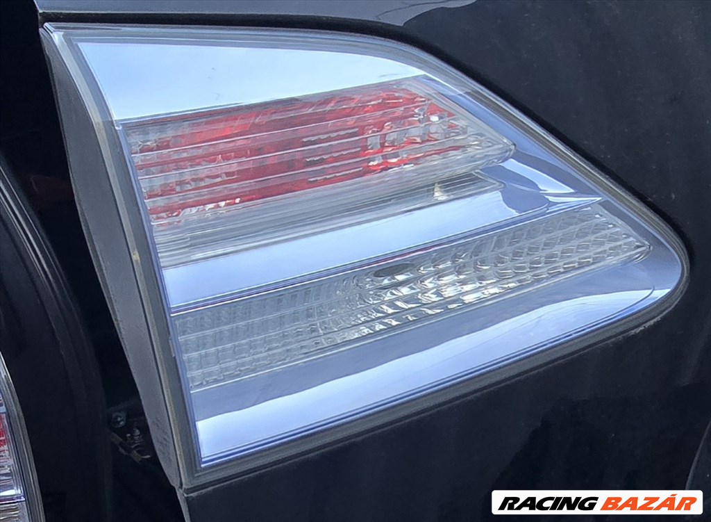 Lexus RX 450h Bal hàtsó belső làmpa 1. kép