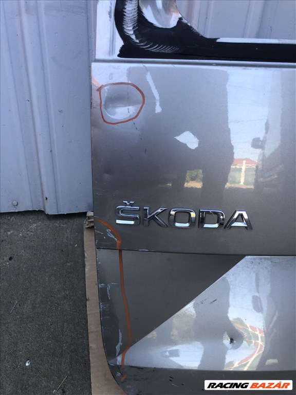 Skoda Yeti facelift csomagtér ajtó  5l6827025g 2. kép