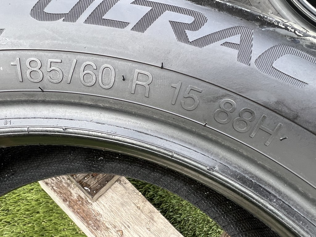 185/60 R15 Vredestein Ultrac nyári gumi 6-6,5mm 6. kép