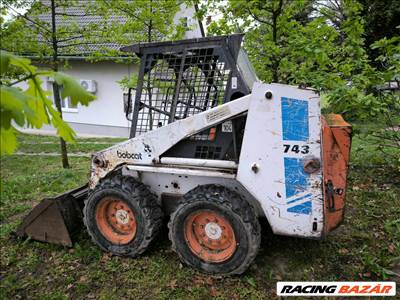 Bobcat 743 csúszórakodó !