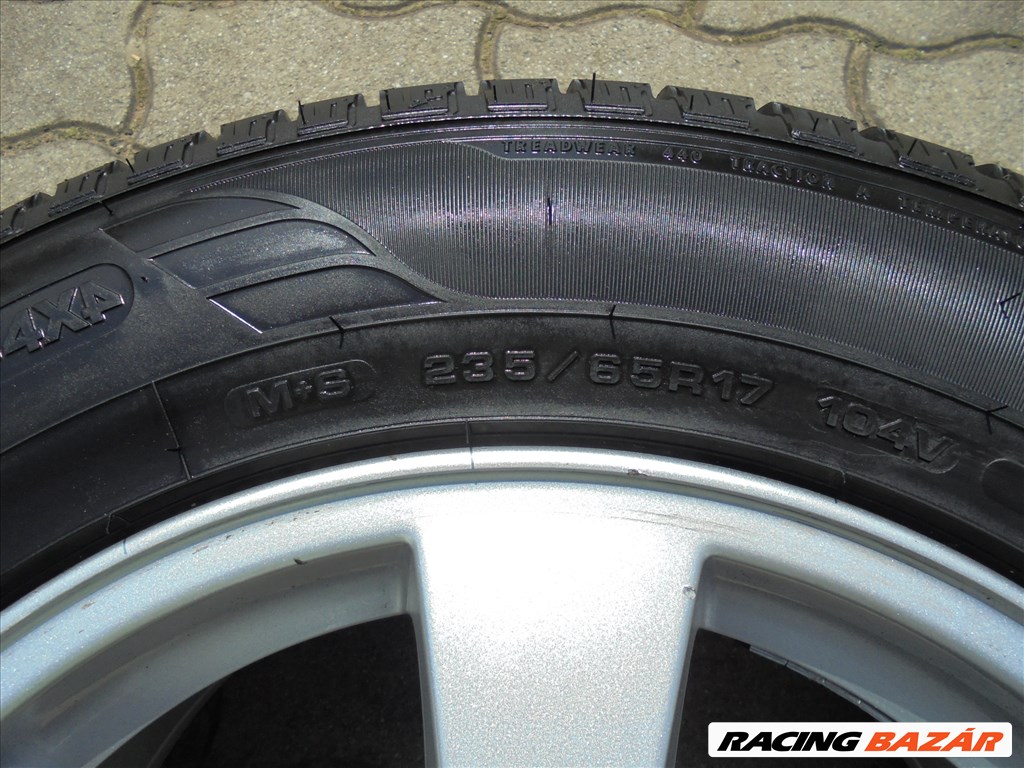 17-es Újszerű Volvo alufelni+ 235/65 -ös Goodyear nyári gumi eladó 9. kép