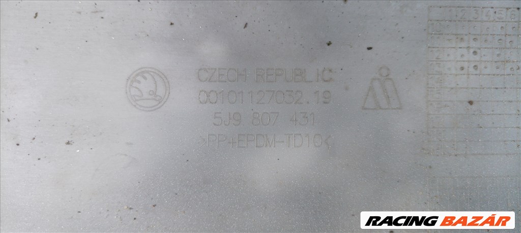 Skoda Fabia II kombi radaros hátsó lökhárító fehér színben eladó! 5j9807431 6. kép