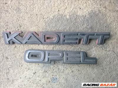 Opel Kadett E csomagtérajtó felirat GM 90 053 231-232 gm90053232