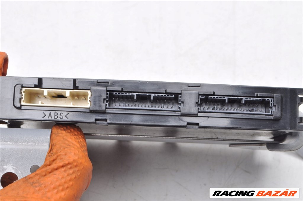 Lexus IS (XE30) központi zár vezérlő modul 8999053120 2. kép