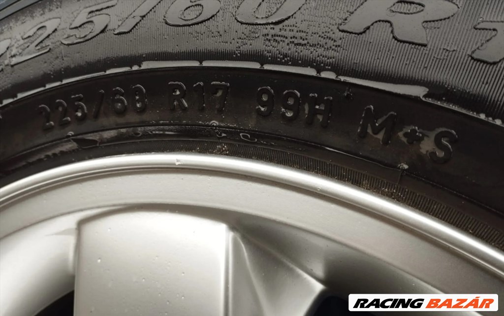 Dodge Journey R17 használt alufelni, rajta 225/60 Pirelli nyári gumi gumi  4. kép