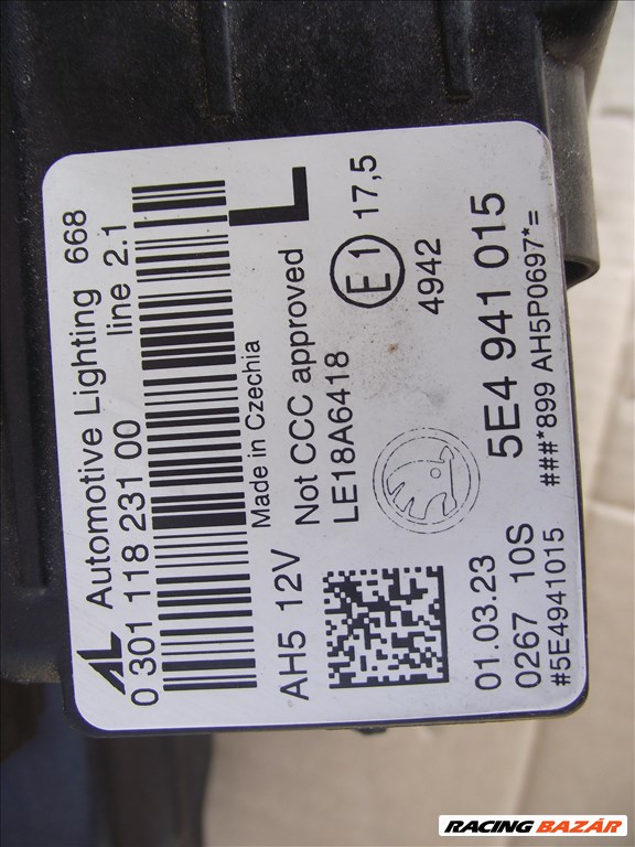 Skoda Octavia 4 bal első LED fényszóró 5E4941015 7. kép