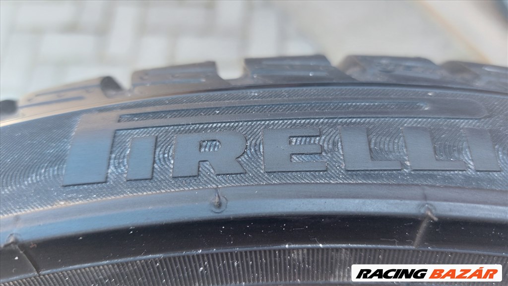 Gyári szerelésű,újszerű Pirelli 225/40r18 téli gumi 6. kép