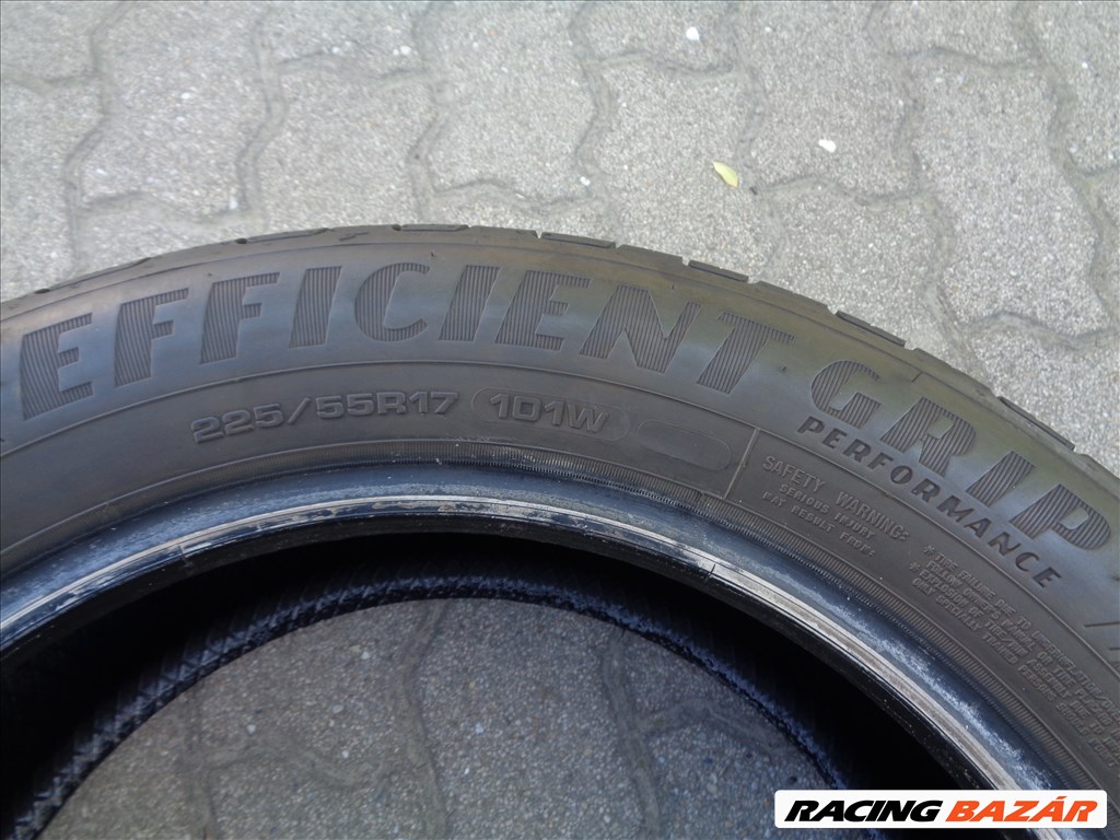 Goodyear 225/55R17 nyári gumi újszerűen eladó.  6. kép