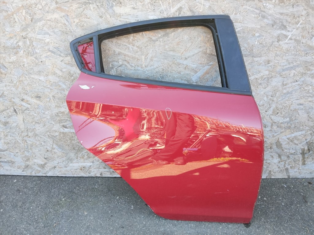 179427 Alfa Romeo Giulietta 2010-2020  Jobb hátsó ajtó, a képen látható sérüléssel 50509298 1. kép
