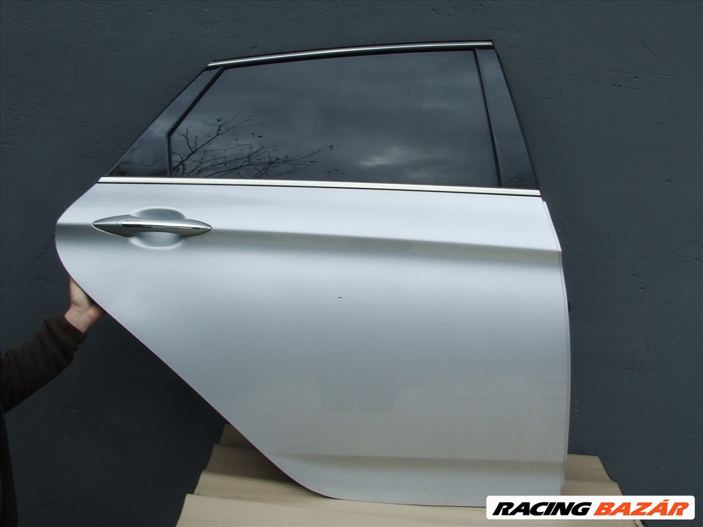 Hyundai i40 jobb hátsó kombi ajtó kompletten 1. kép