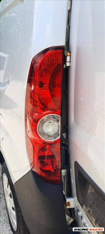 Opel Combo D bal hátsó lámpa  1. kép