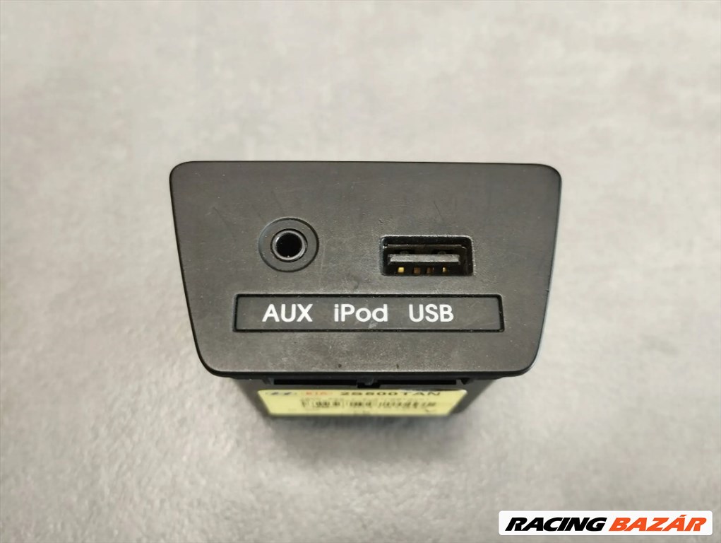 Hyundai ix35 USB aljzat 961102s500 1. kép