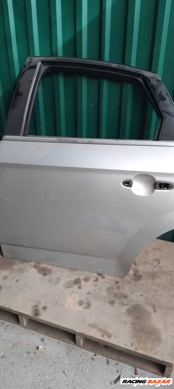 Ford Mondeo mk4 bal hátsó ajtó ötajtós kivitel sérült állapotban 1. kép