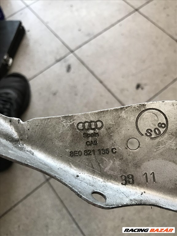 Audi A4 (B6/B7) bal első sárvédő tartó  8e0821135c 2. kép