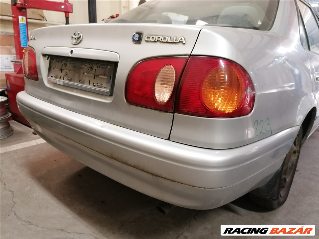 Toyota Corolla (E110) Hátsó lökhárító  1. kép