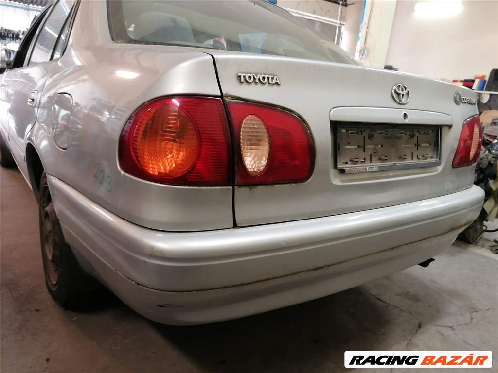 Toyota Corolla (E110) Hátsó lökhárító  2. kép