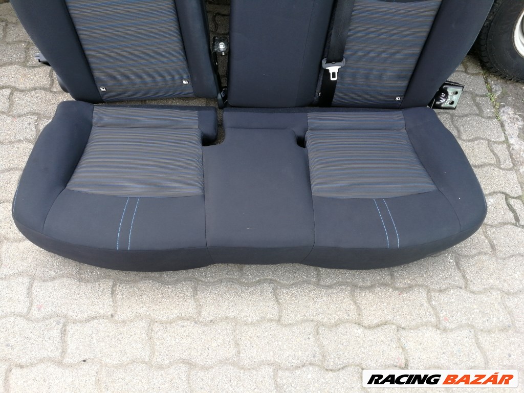 Nissan Leaf (ZE1) hátsó ülés 3. kép