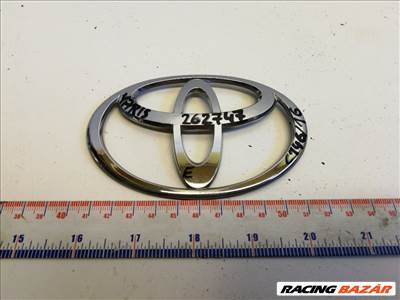 Toyota Yaris (XP10) első jel (embléma)