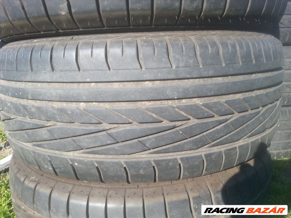  235/55R17 99V Goodyear nyári gumi  3. kép