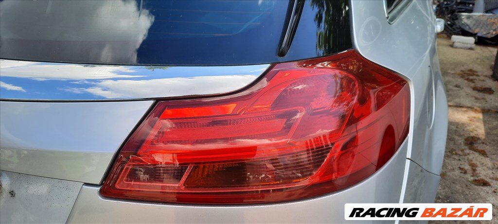 Opel Insignia A 2013 ig  kombi jobb hátsó lámpa  1. kép