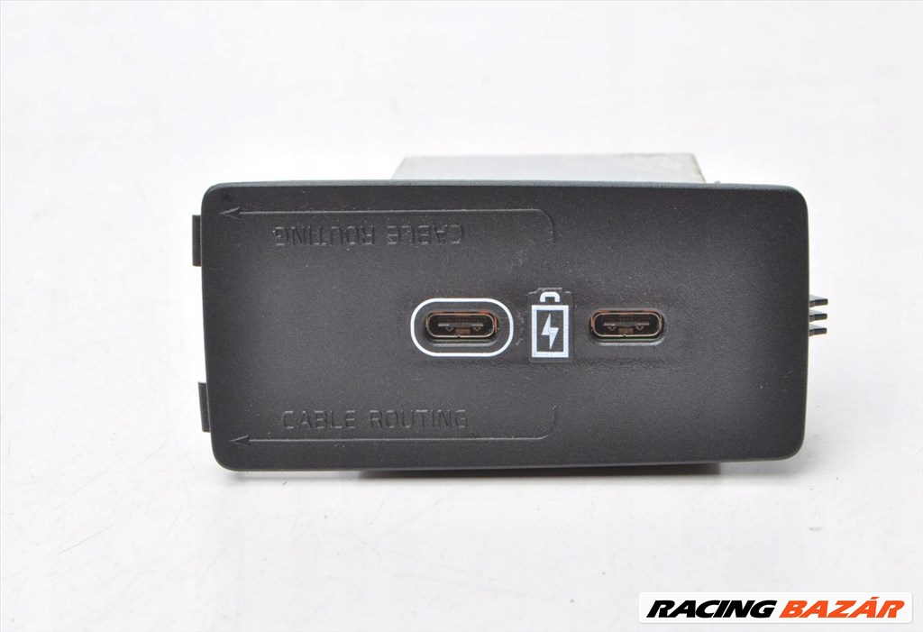 Volvo XC60 USB töltő p31682676 1. kép