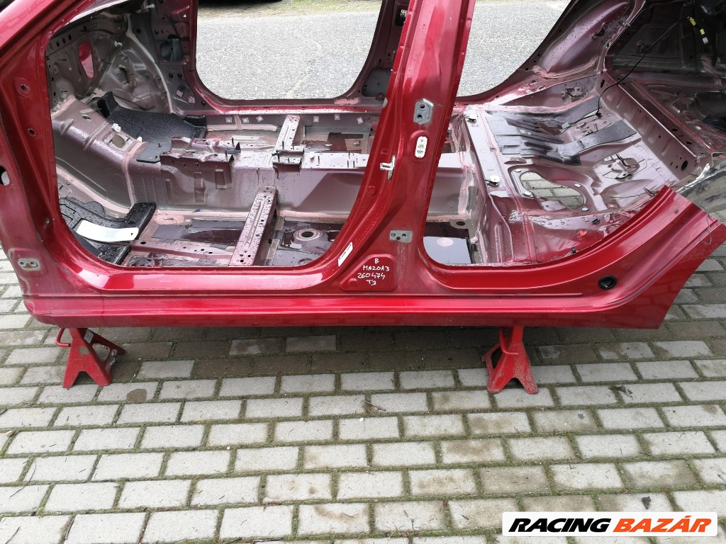 Mazda 3 5 ajtós bal küszöb 1. kép