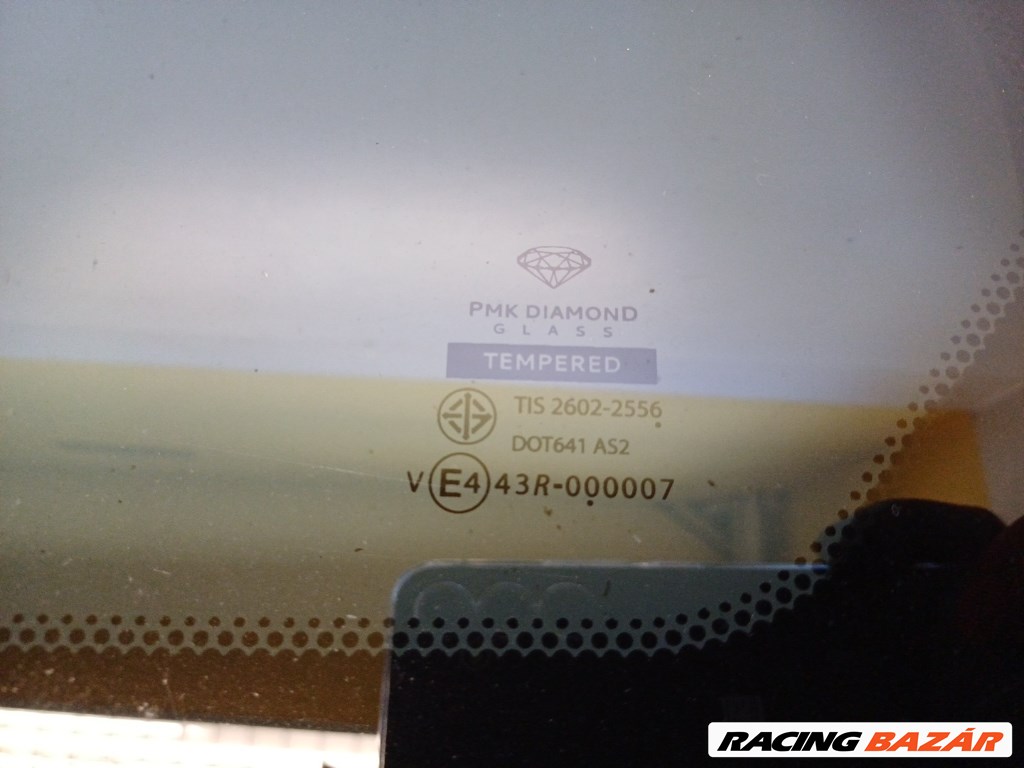 Nissan Navara (D23) hátsó szélvédõ 4. kép