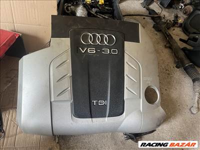 Audi A6 (C6 - 4F) motorburkolat 