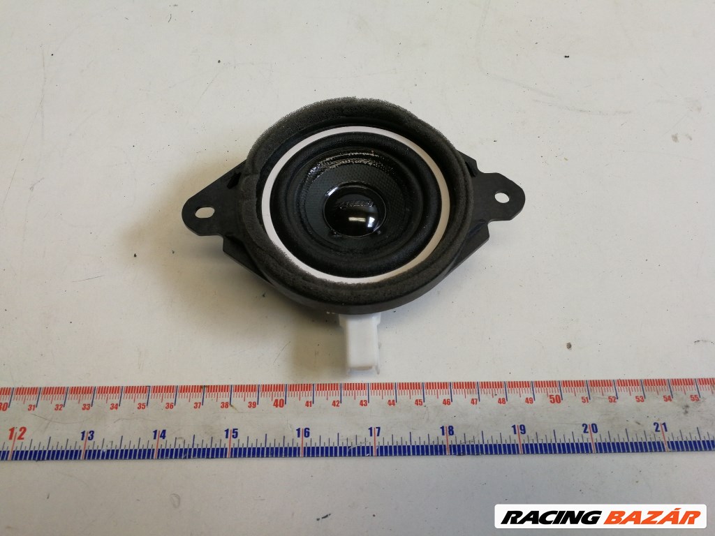 Mazda 3 5 ajtós jobb hátsó hangszóró csomagtérbe BGW566A60 1. kép