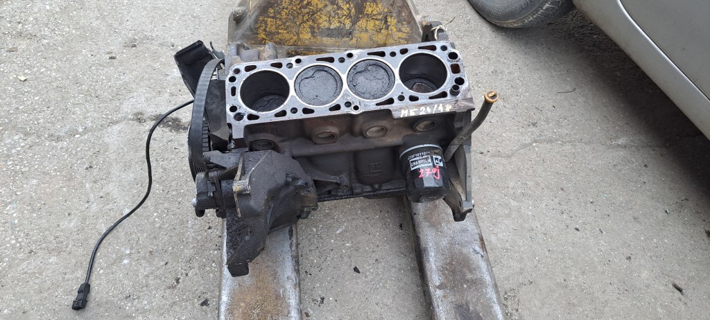 OPEL ASTRA F 94-02 Motor. benzin fűzött blokk hengerfej nélkül 1. kép