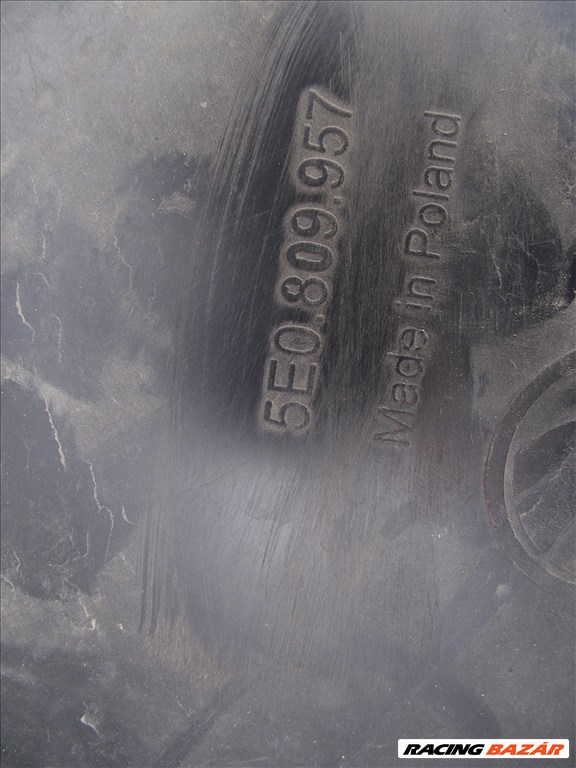 Skoda Octavia 3 bal első dobbetét 2013-2020  5e0809957 2. kép