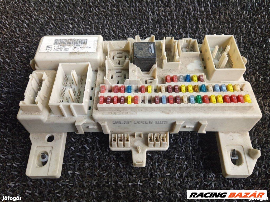 Ford Focus Mk2 biztosítéktábla  4m5t14a073dj 1. kép