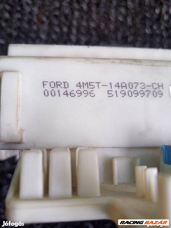 Ford Focus Mk2 biztosítéktábla  4m5t14a073ch 2. kép
