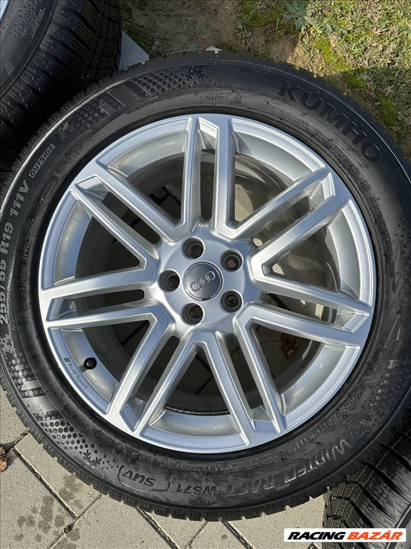  5x112 lyukosztású 19" újszerű (gyári felni) alufelni, rajta 255/55 újszerű Kumho téli gumi gumi  3. kép