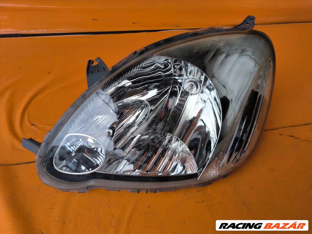 Toyota Yaris (XP10) Bal fényszóró 2. kép