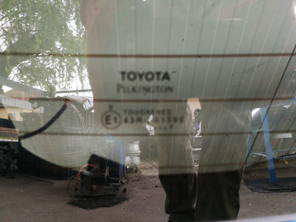 Toyota Auris 5 ajtós hátsó szélvédõ 2. kép