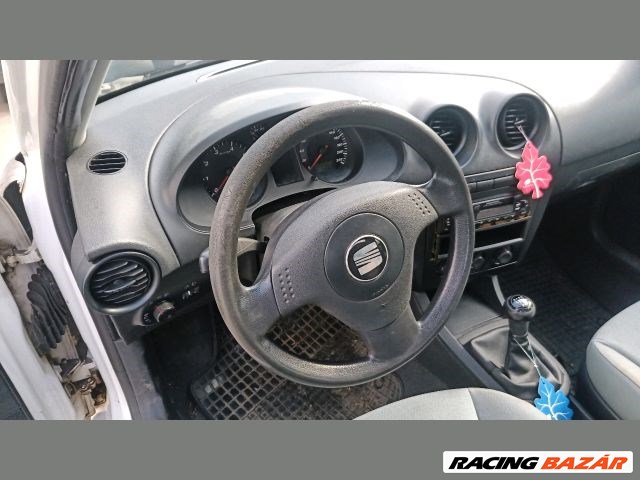 Seat Ibiza III bontott alkatrészei (22/140) 6. kép