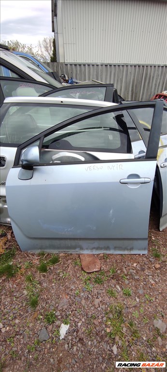 Toyota Corolla Verso (AR10) Bal első ajtó  1. kép