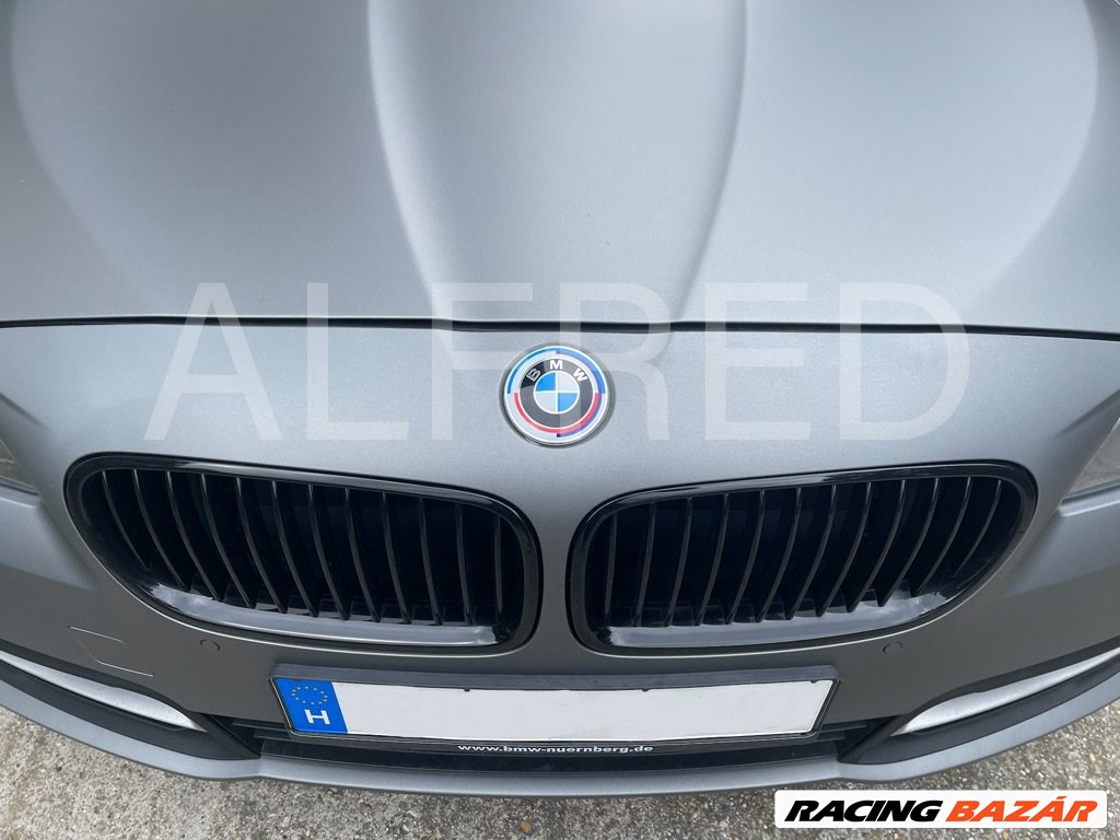 BMW Jubíleumi embléma szett F10, F11, F30, F31, G20, G30 stb modellekhez 2. kép