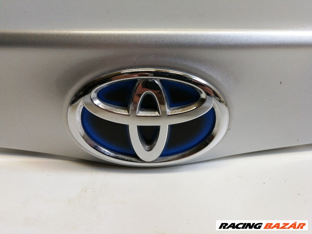Toyota Auris 5 ajtós csomagtérajtó díszléc 7681102E50 2. kép