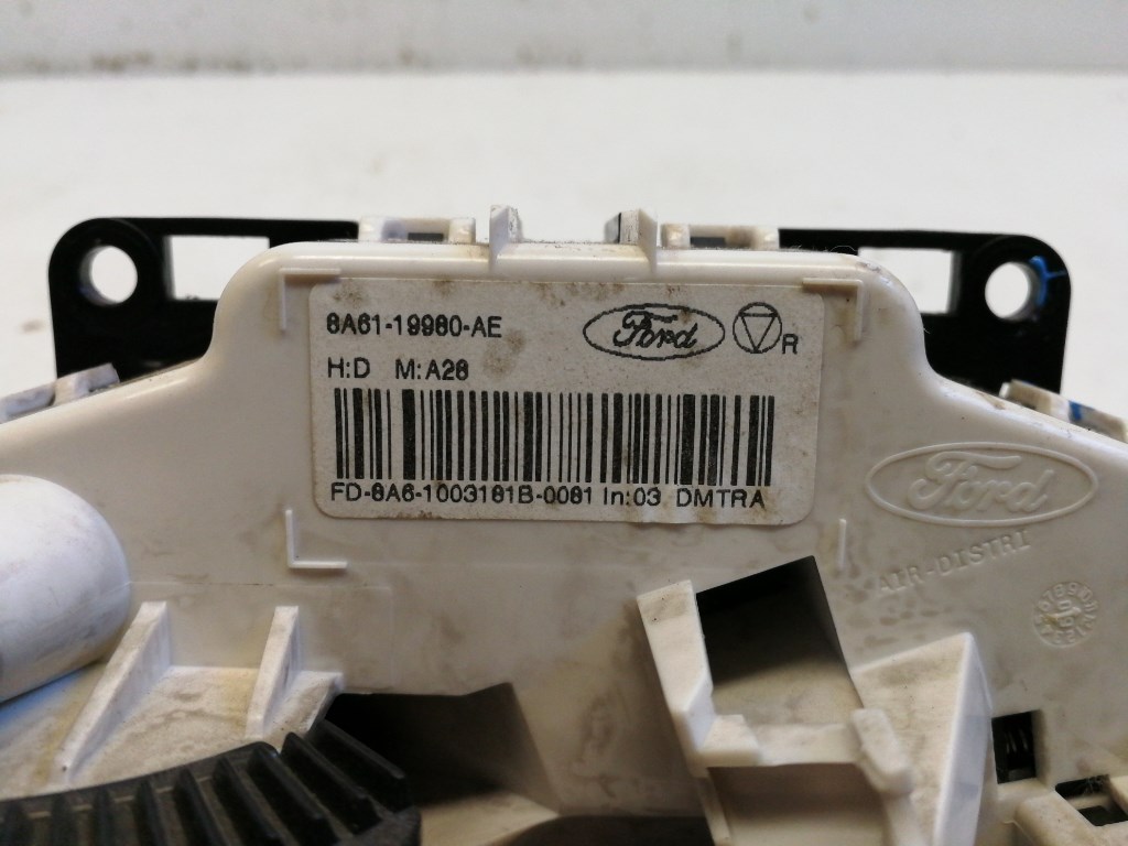 Ford Fiesta  fûtéskapcsoló (fûtés kapcsoló) 8A6119980AE 3. kép