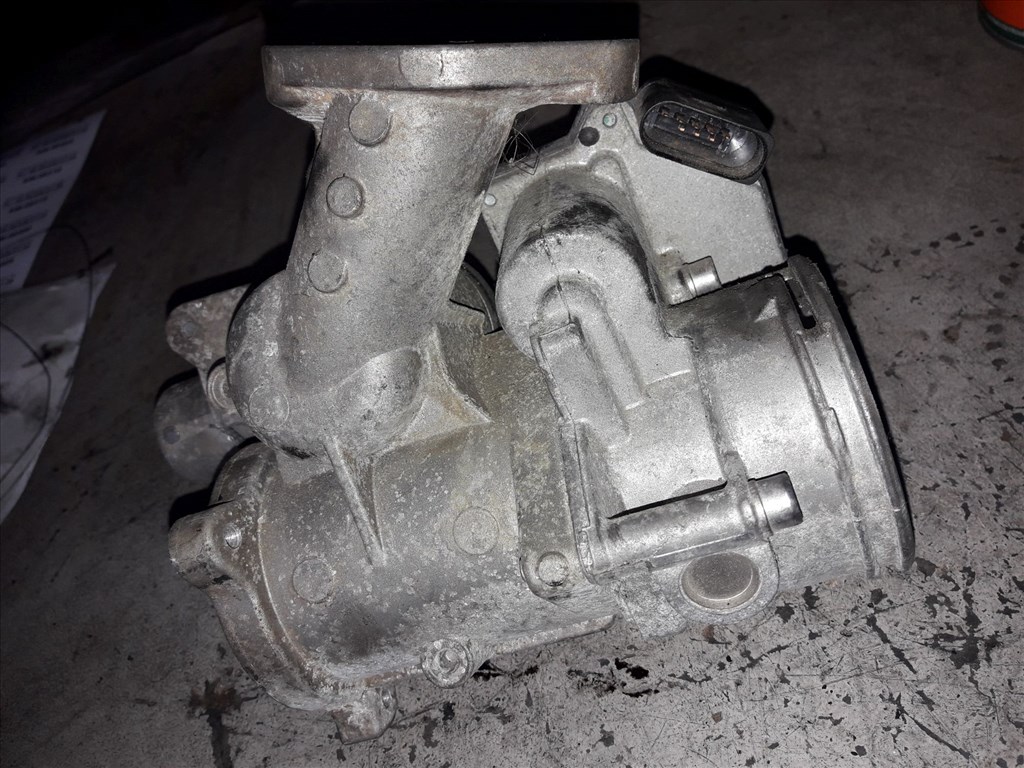 Volkswagen Golf V EGR - Fojtószelep 03G 129 637 A 2. kép