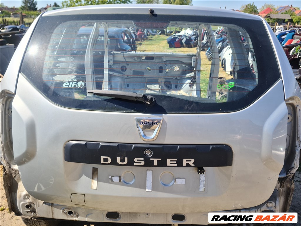 Dacia Duster I csomagtérajtó  1. kép