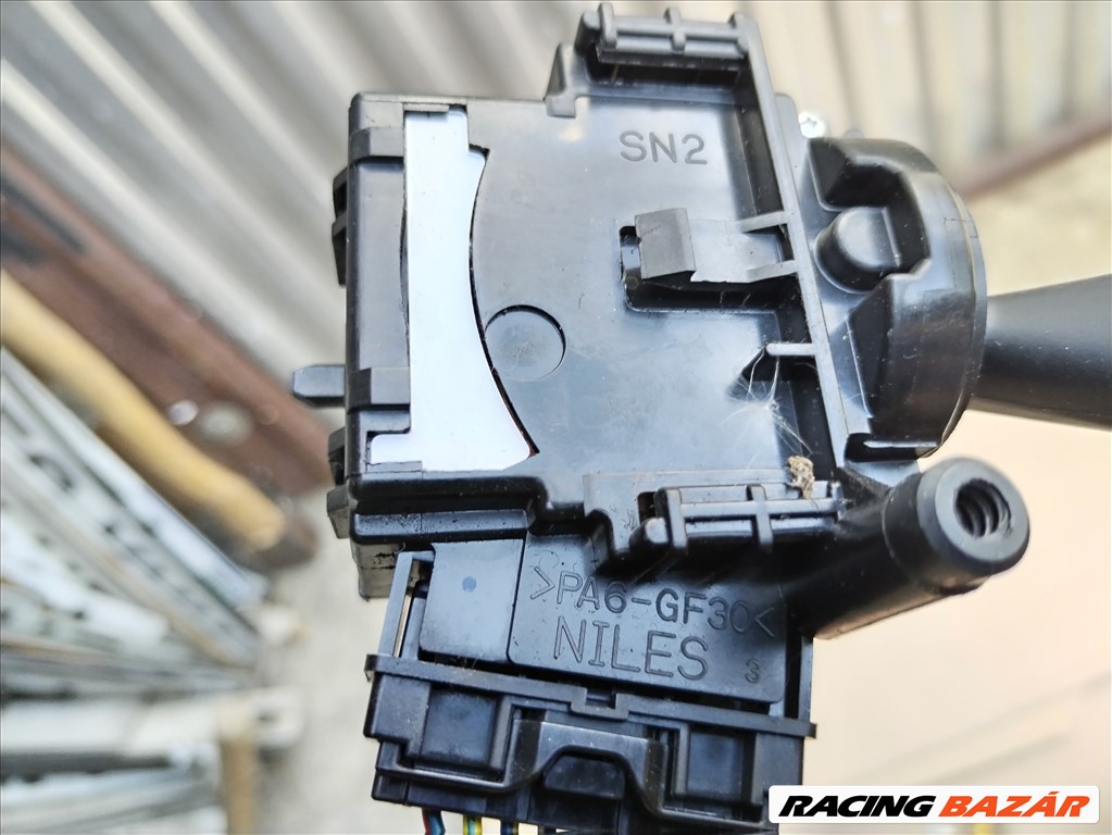 Suzuki Swift 2010-2017 jobb oldali bajuszkapcsoló  3. kép