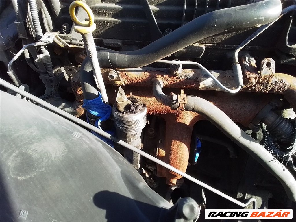 Opel Zafira B bontott alkatrészei 9. kép