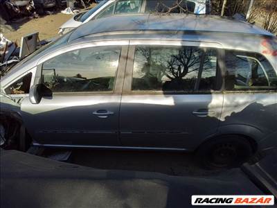 Opel Zafira B bontott alkatrészei