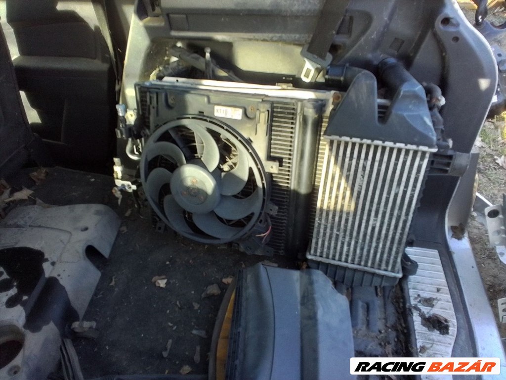 Opel Zafira B bontott alkatrészei 14. kép