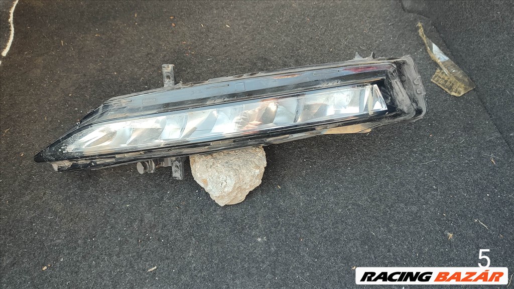 Skoda Superb III bal első ködlámpa  3v0941699b 1. kép